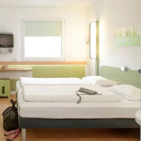Ibis Budget Station Отель